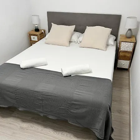 Apartment Apartamenticos La Paz I Zaragoza
